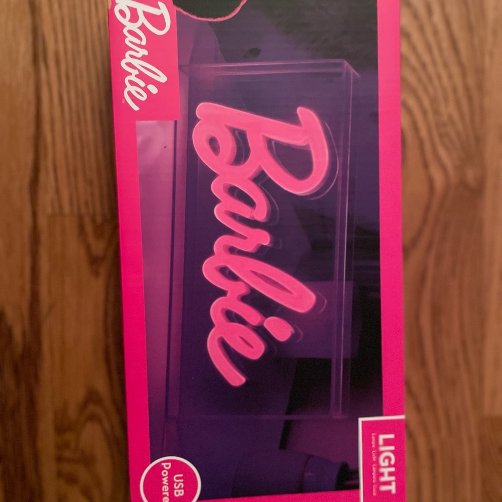 Barbie Pink LED Light Box - Picture 2 of 2